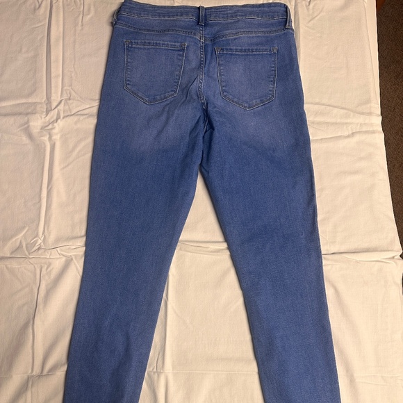 Old Navy Mid-Rise Rockstar Super Skinny Jeans Long Inseam - Picture 4 of 5
